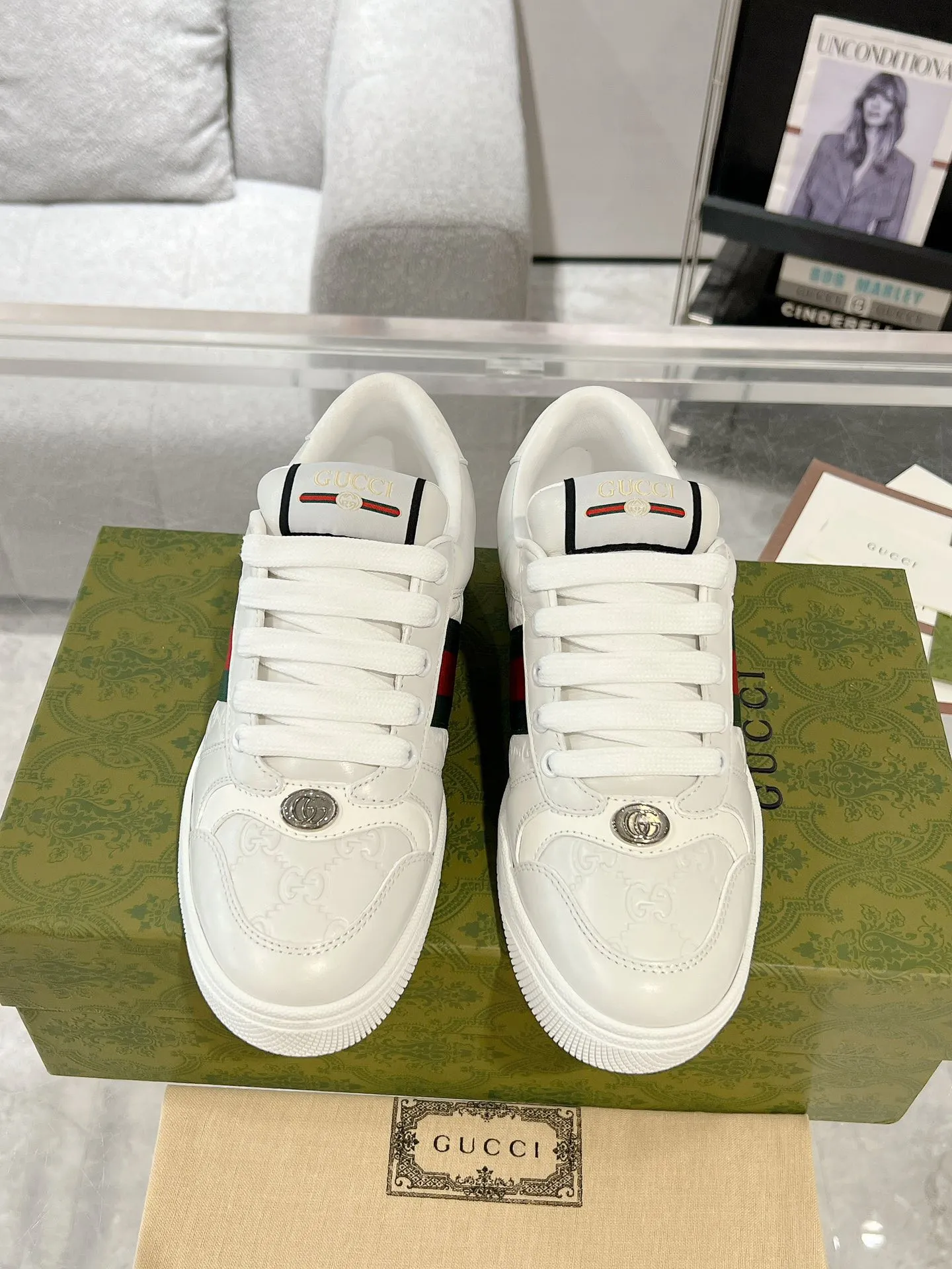 👟👟Ex-factory price 480👟👟 Couple style👫Gucci Gucci ❗️❗️New order shipped Original development Private mold making Correct last shape Hand-polished and distressed effect Correct details Complete accessories Imported leather/original towel lining crafted with craftsmanship Same size for men and women: 35-44